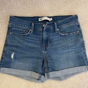 Levi’s Jean shorts size 27